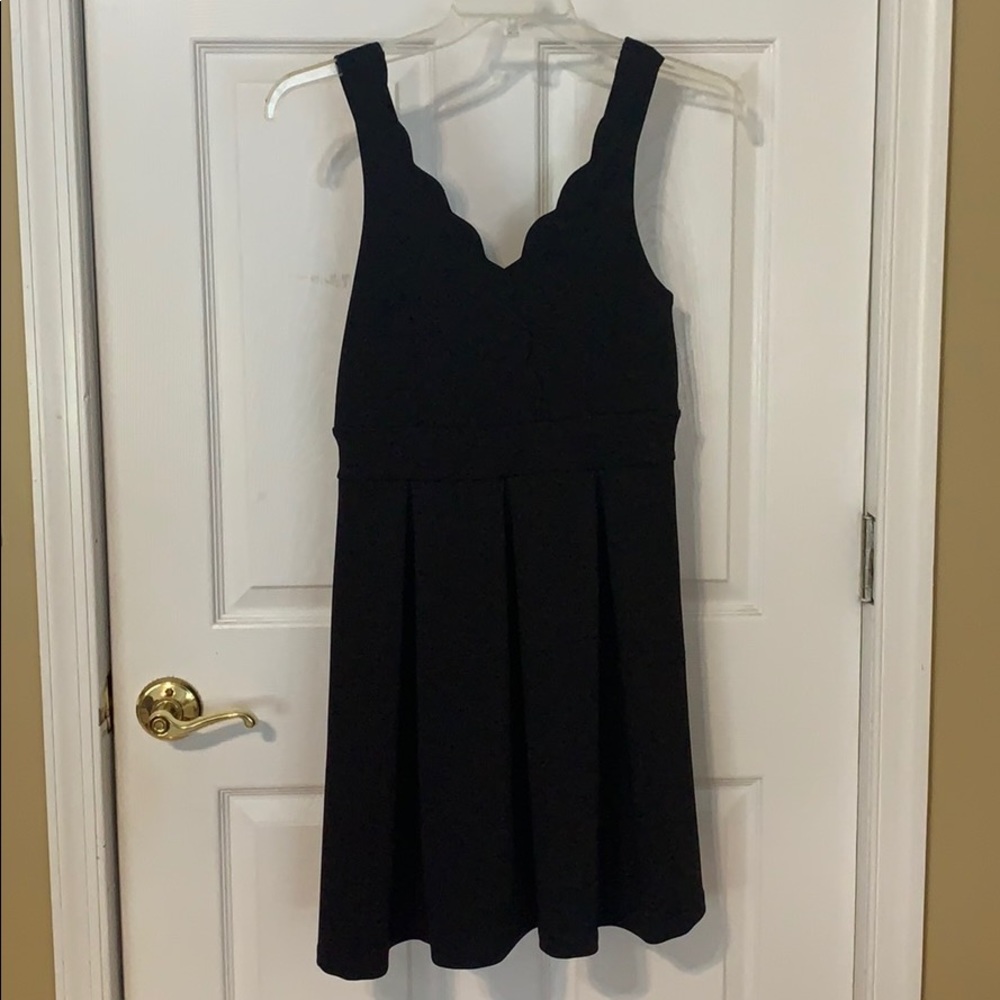 Short black scalloped detail dress